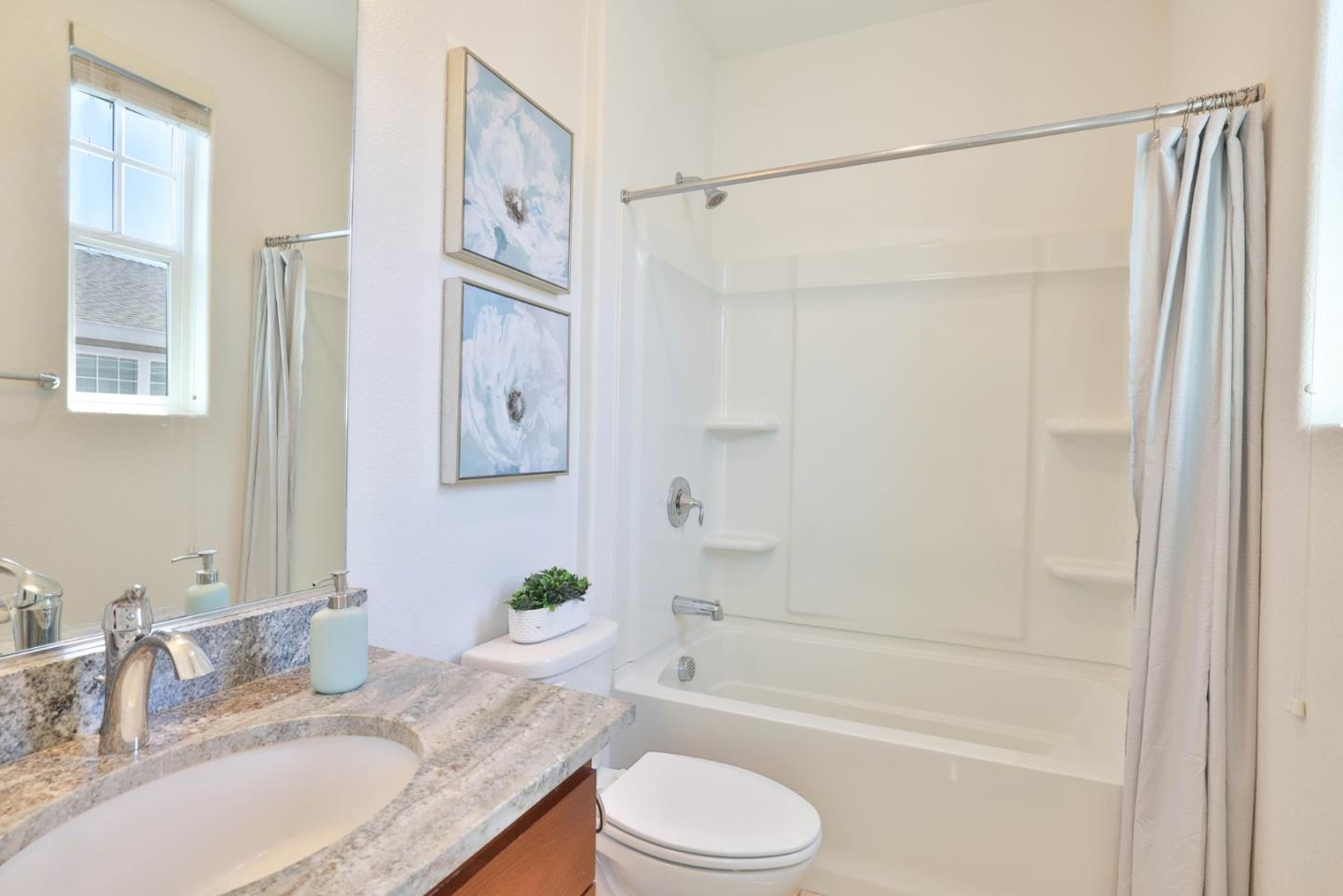 Detail Gallery Image 16 of 20 For 3917 Pyramid Way, Mountain View,  CA 94043 - 2 Beds | 2/1 Baths