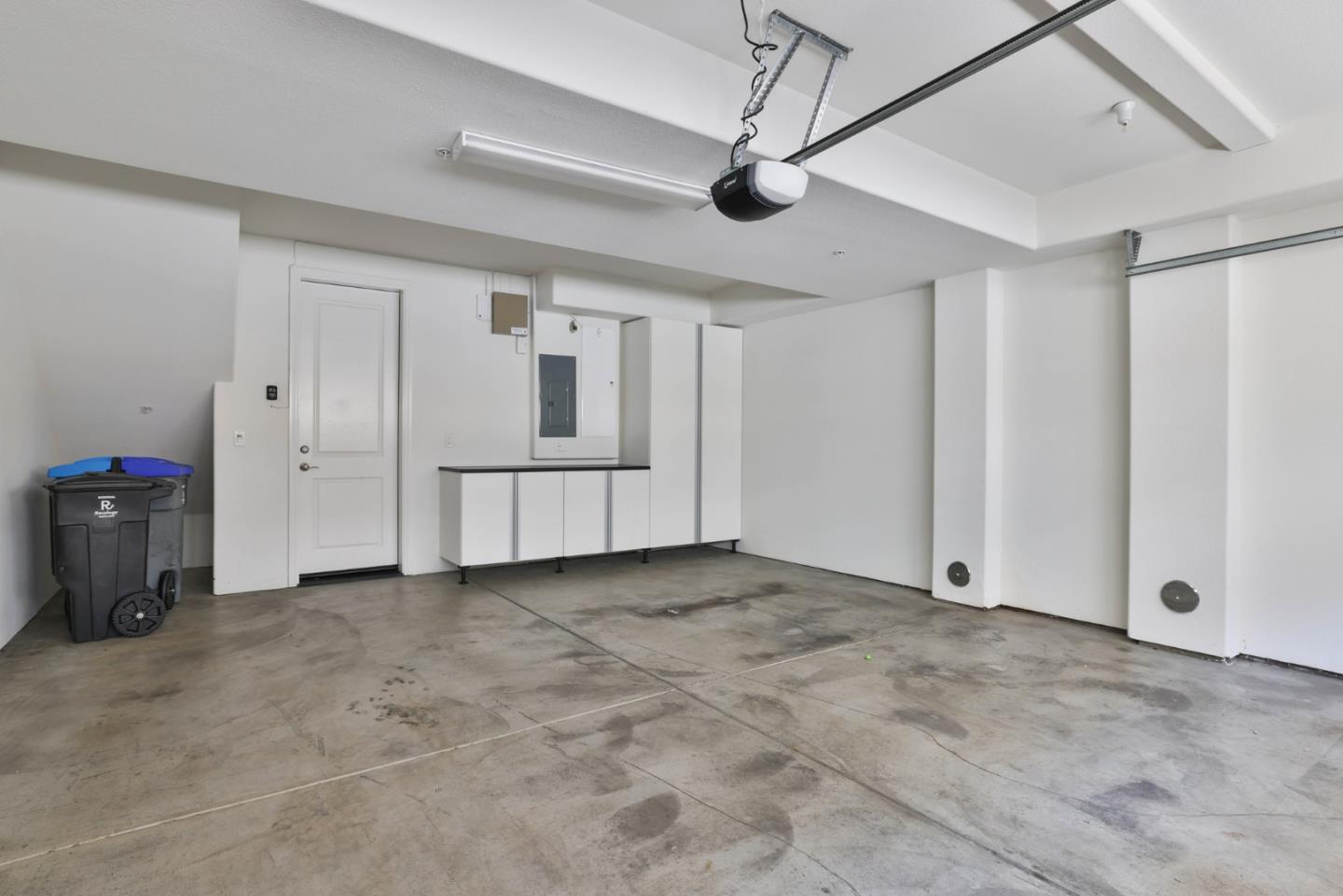 Detail Gallery Image 17 of 20 For 3917 Pyramid Way, Mountain View,  CA 94043 - 2 Beds | 2/1 Baths