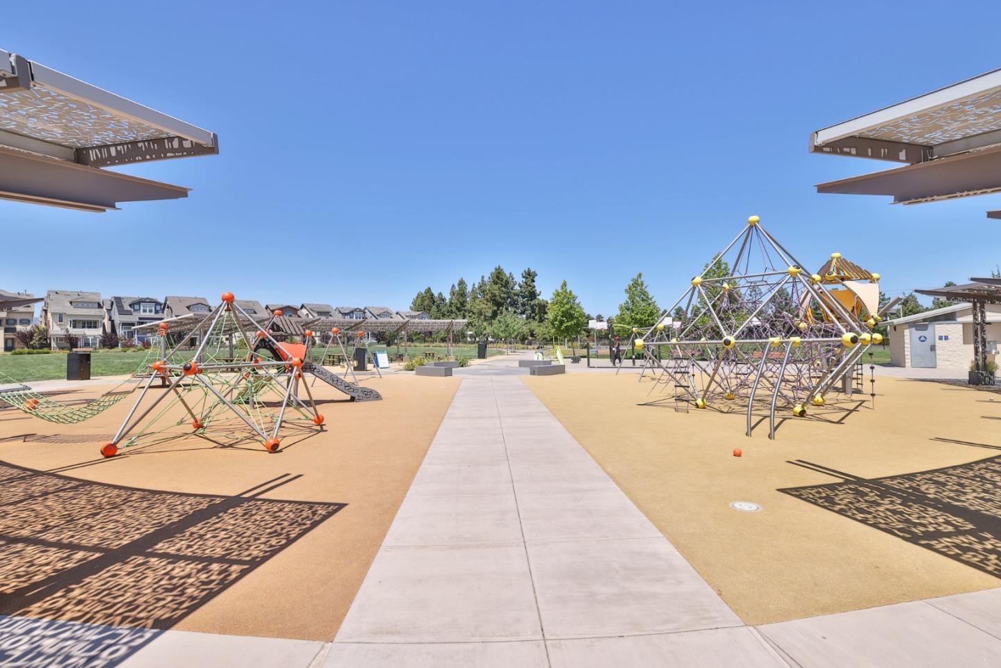 Detail Gallery Image 20 of 20 For 3917 Pyramid Way, Mountain View,  CA 94043 - 2 Beds | 2/1 Baths