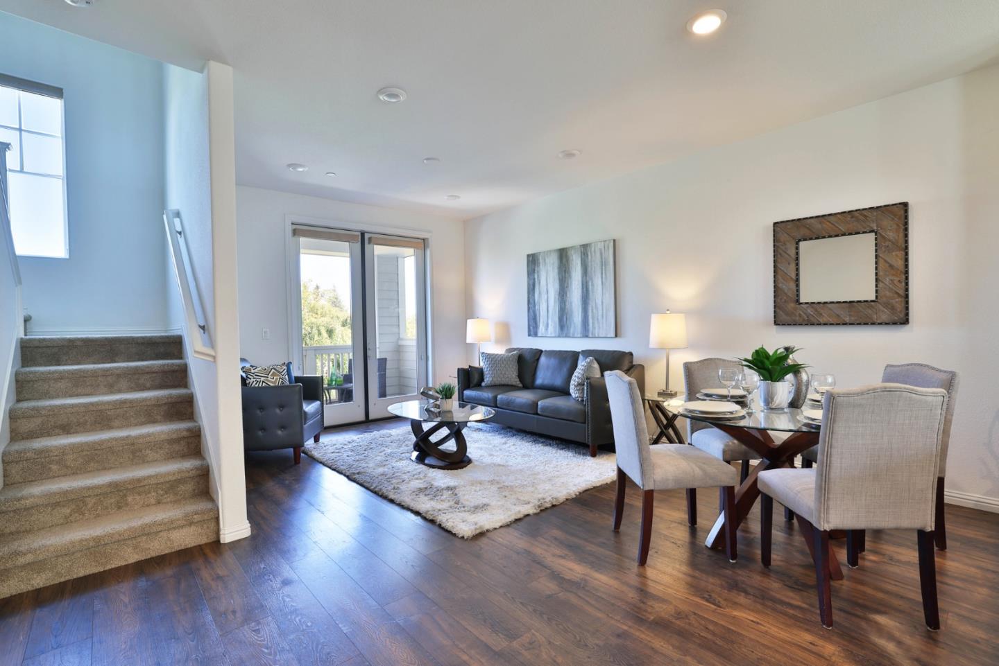 Detail Gallery Image 4 of 20 For 3917 Pyramid Way, Mountain View,  CA 94043 - 2 Beds | 2/1 Baths