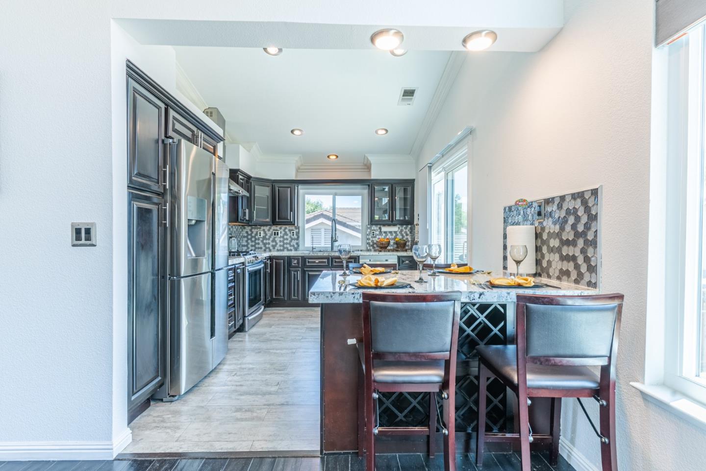 Detail Gallery Image 7 of 42 For 9251 Mockingbird Ln, Gilroy,  CA 95020 - 4 Beds | 2/1 Baths