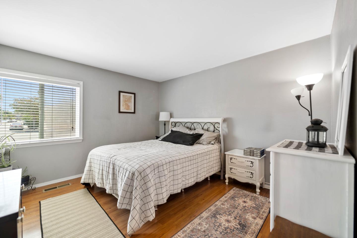 Detail Gallery Image 14 of 33 For 2280 Zoria Cir, San Jose,  CA 95131 - 4 Beds | 2 Baths