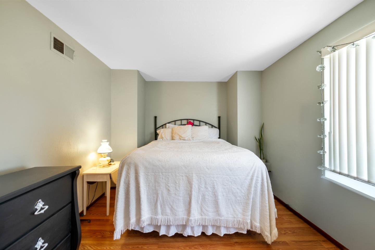 Detail Gallery Image 25 of 33 For 2280 Zoria Cir, San Jose,  CA 95131 - 4 Beds | 2 Baths