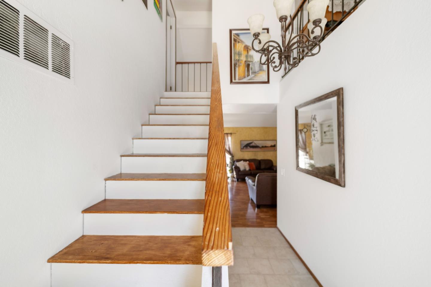 Detail Gallery Image 4 of 33 For 2280 Zoria Cir, San Jose,  CA 95131 - 4 Beds | 2 Baths