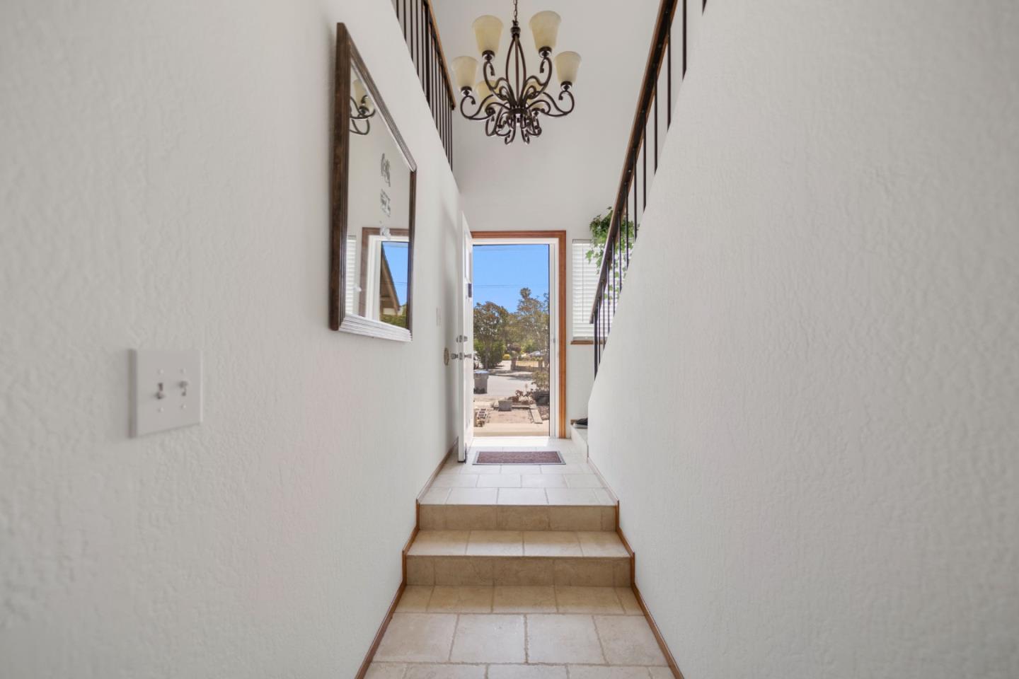Detail Gallery Image 5 of 33 For 2280 Zoria Cir, San Jose,  CA 95131 - 4 Beds | 2 Baths