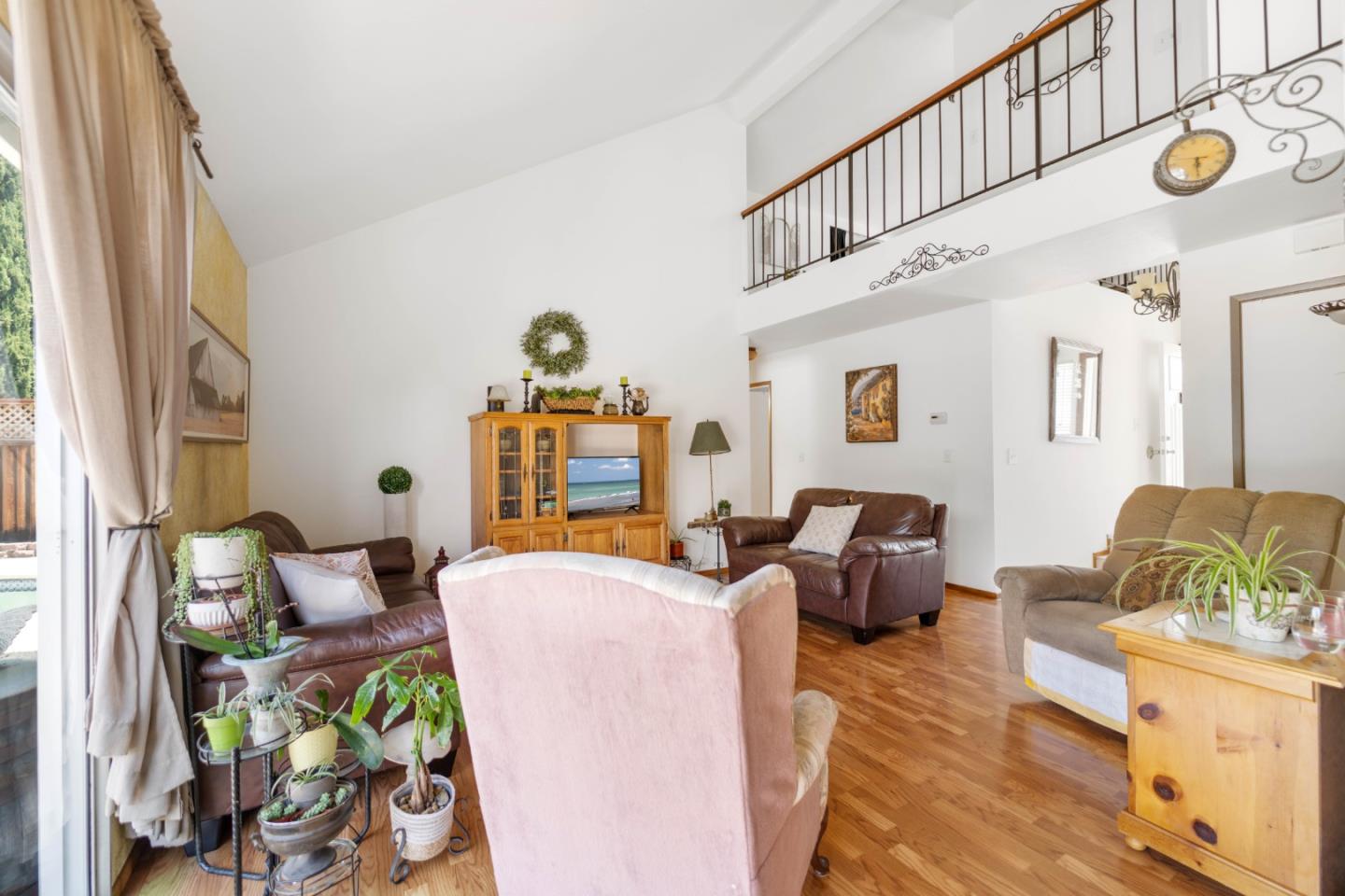 Detail Gallery Image 7 of 33 For 2280 Zoria Cir, San Jose,  CA 95131 - 4 Beds | 2 Baths