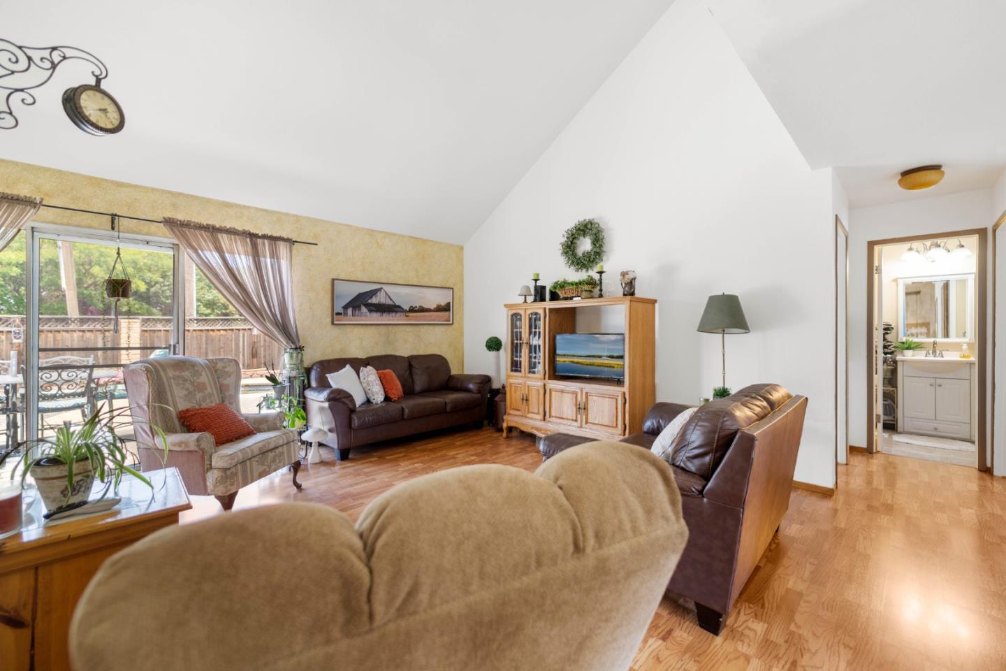 Detail Gallery Image 8 of 33 For 2280 Zoria Cir, San Jose,  CA 95131 - 4 Beds | 2 Baths