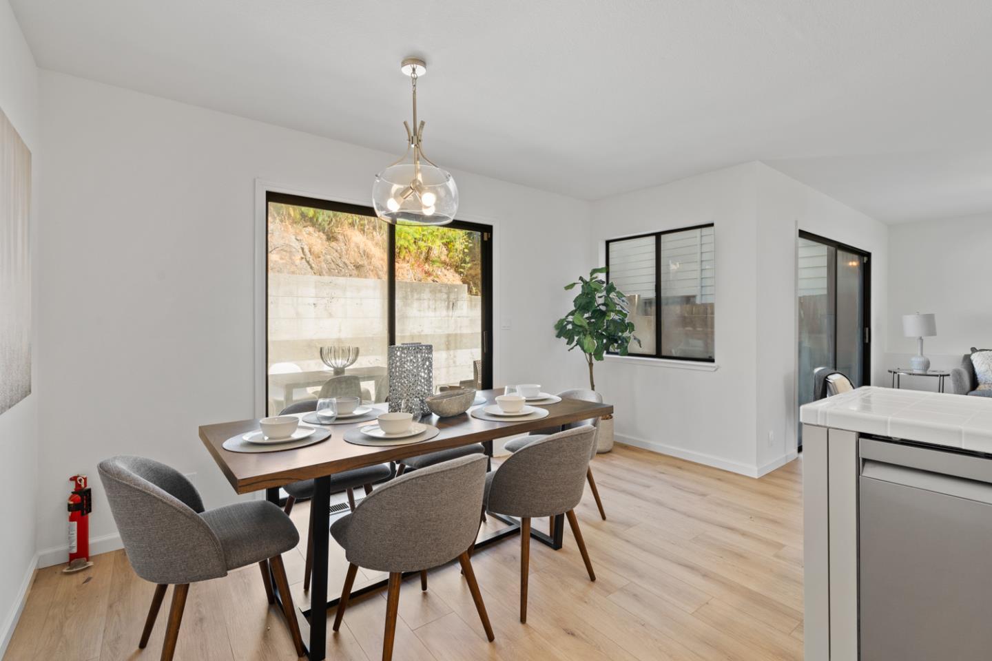 Detail Gallery Image 6 of 26 For 97 Santa Barbara Ave, Daly City,  CA 94014 - 3 Beds | 2/1 Baths