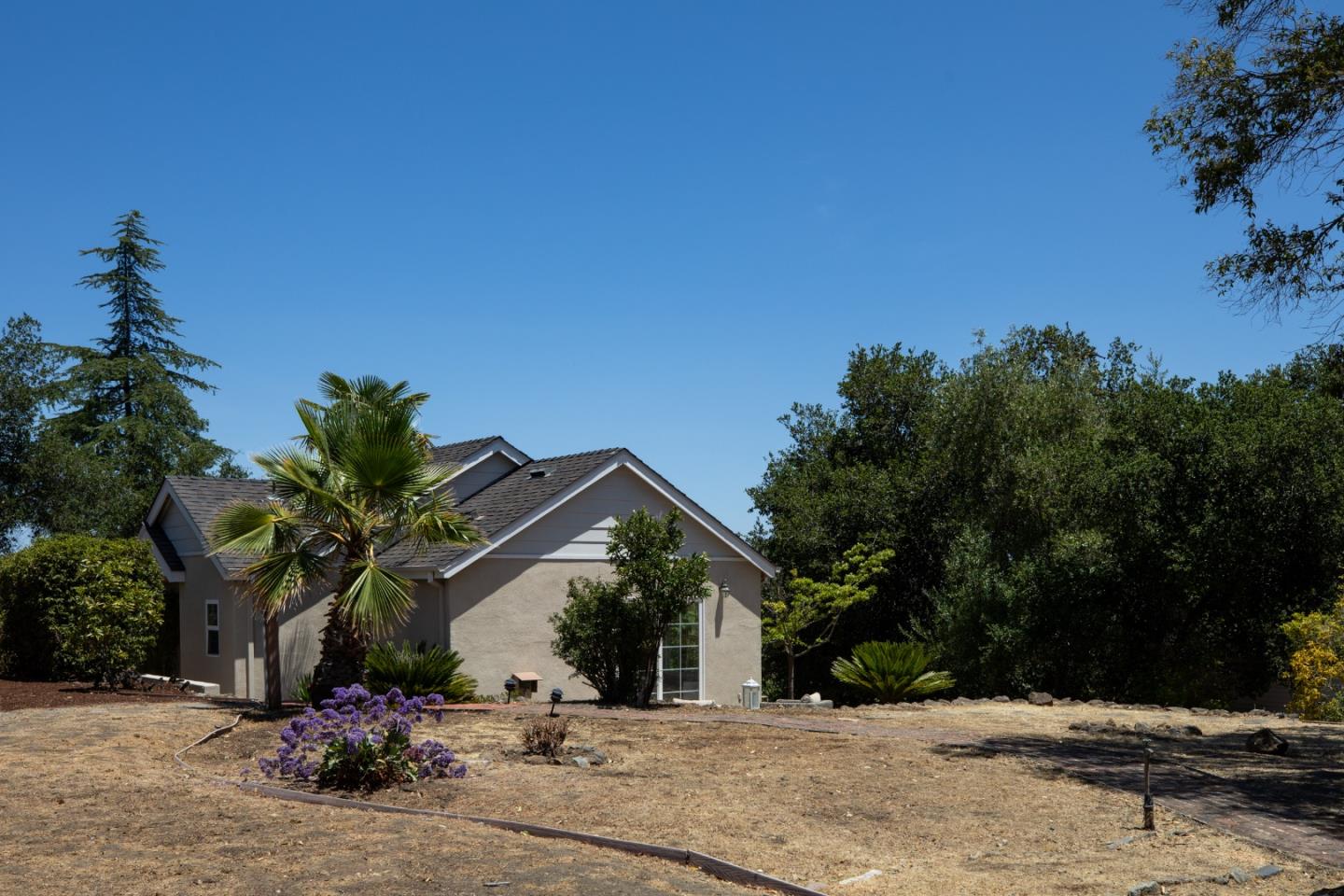 Detail Gallery Image 12 of 25 For 13888 Fremont Pines Ln, Los Altos Hills,  CA 94022 - 4 Beds | 3 Baths