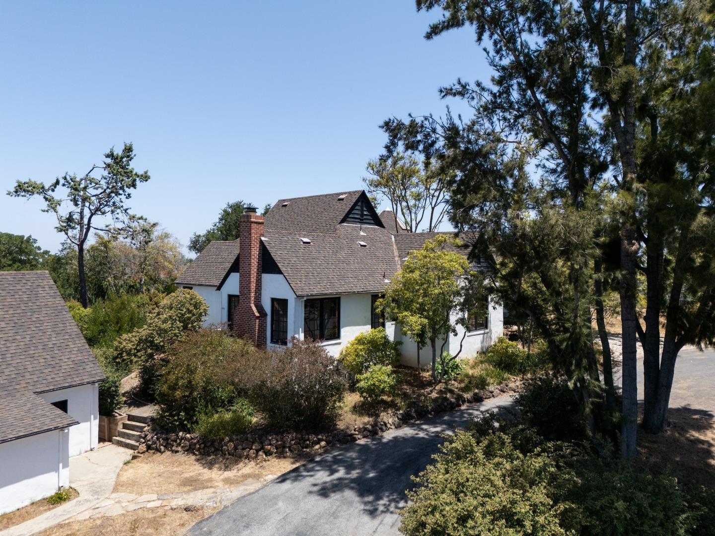 Detail Gallery Image 21 of 25 For 13888 Fremont Pines Ln, Los Altos Hills,  CA 94022 - 4 Beds | 3 Baths