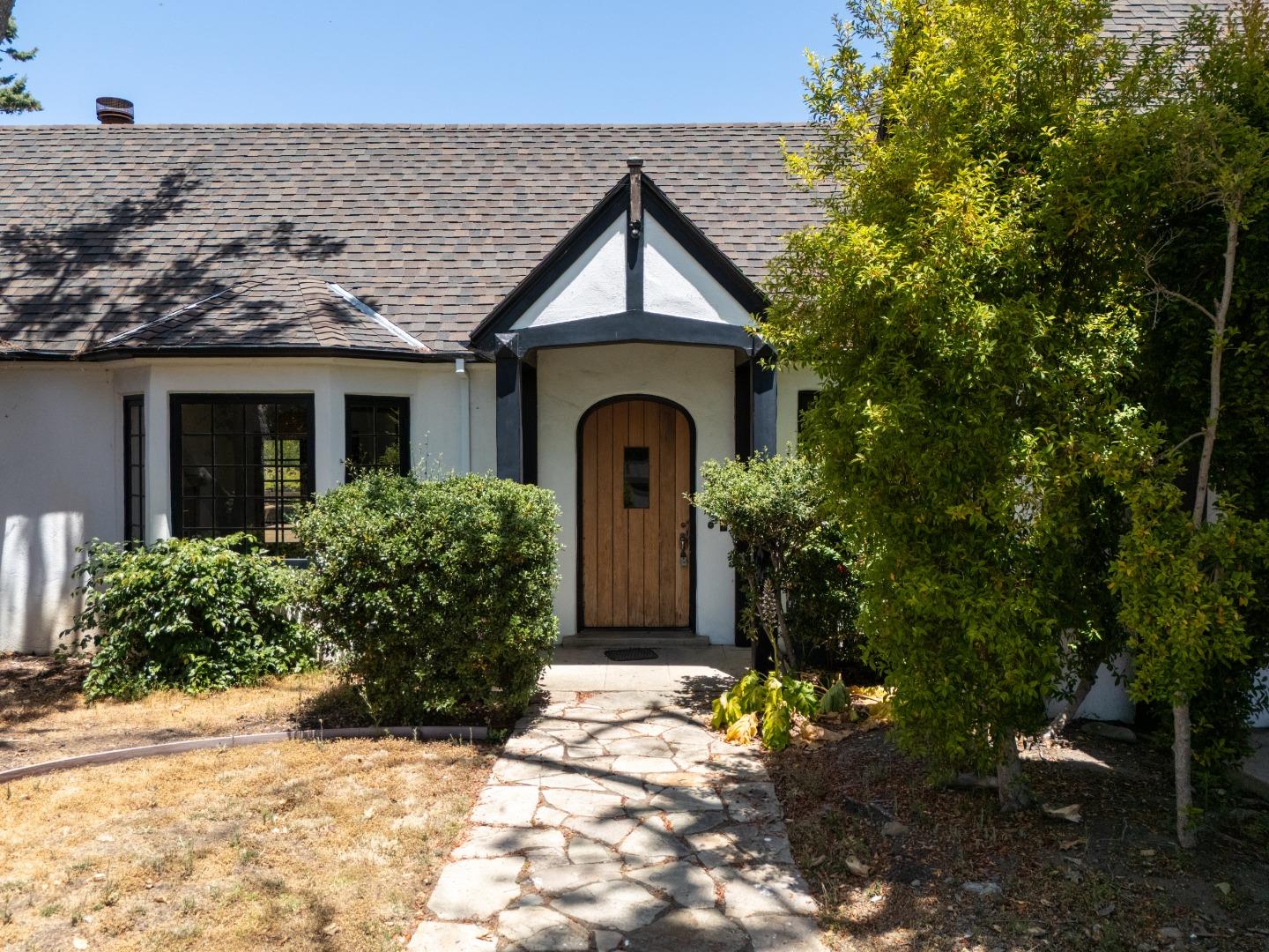 Detail Gallery Image 22 of 25 For 13888 Fremont Pines Ln, Los Altos Hills,  CA 94022 - 4 Beds | 3 Baths
