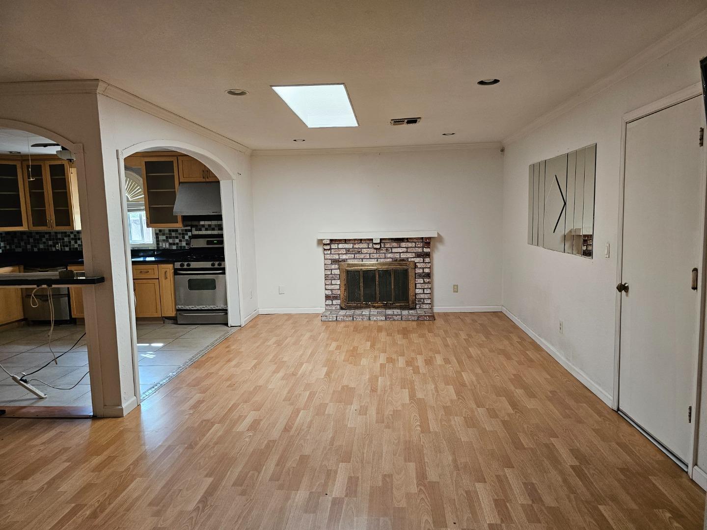Detail Gallery Image 6 of 43 For 1880 Norseman Dr, San Jose,  CA 95133 - 6 Beds | 3 Baths
