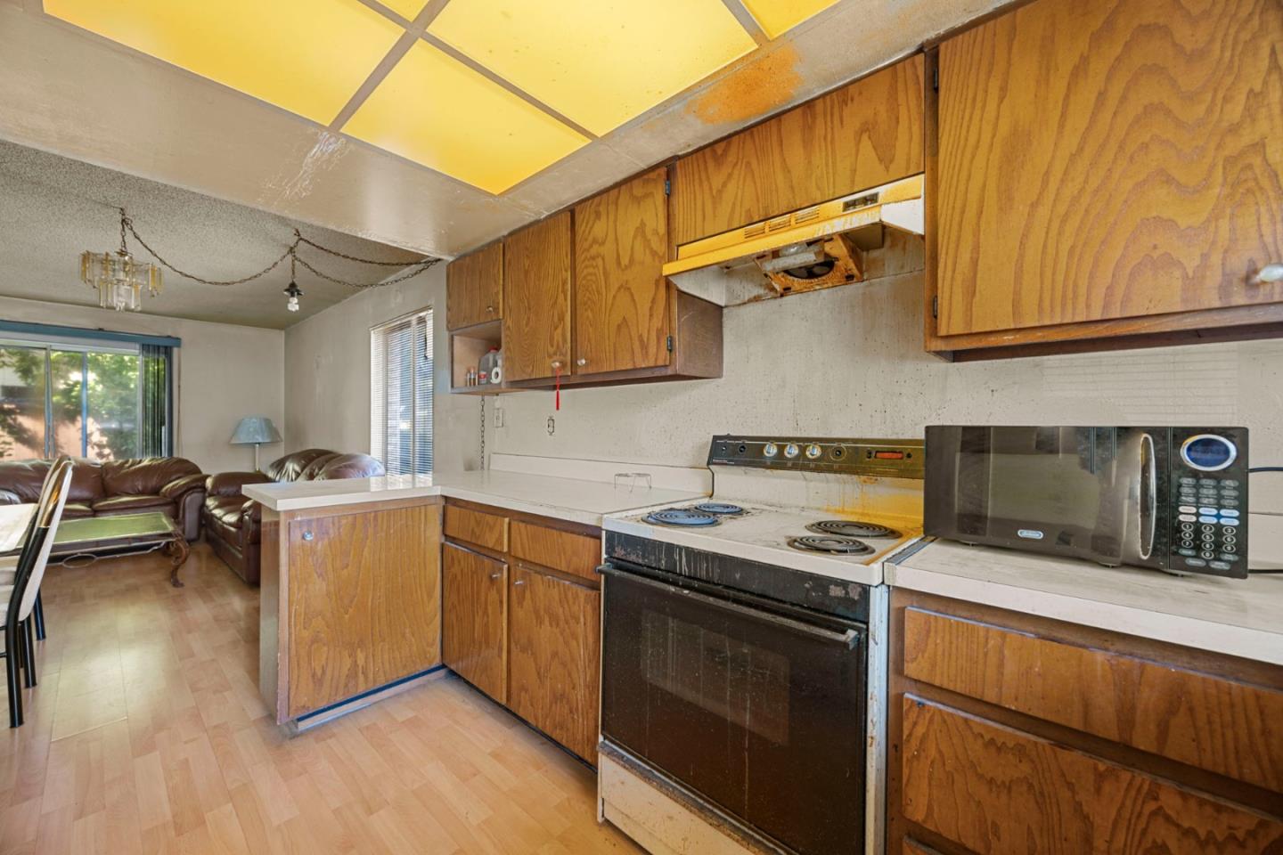 Detail Gallery Image 9 of 21 For 3188 Landess Ave a,  San Jose,  CA 95132 - 3 Beds | 1/1 Baths