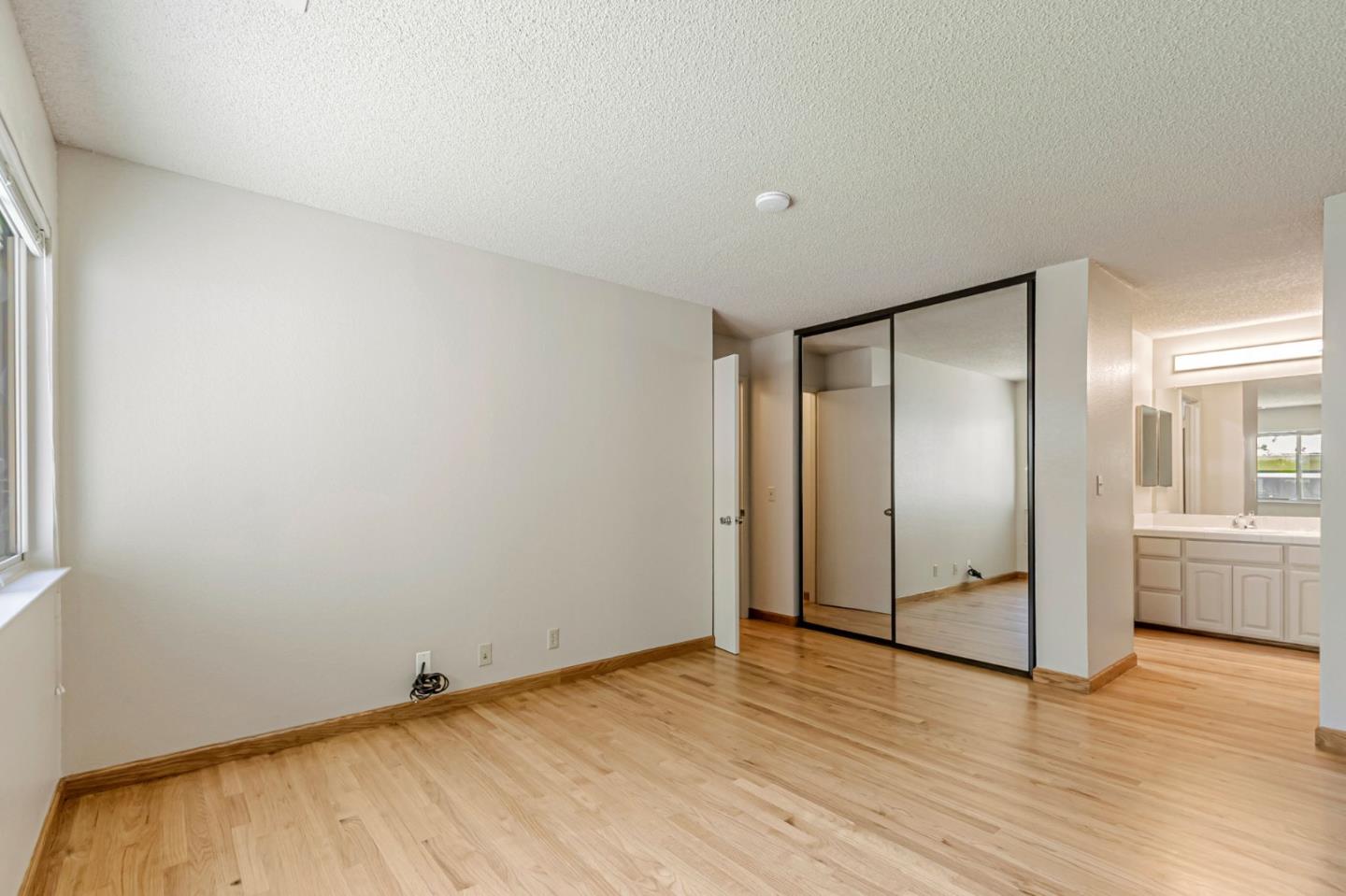 Detail Gallery Image 10 of 26 For 5703 Makati Cir #D,  San Jose,  CA 95123 - 2 Beds | 2 Baths