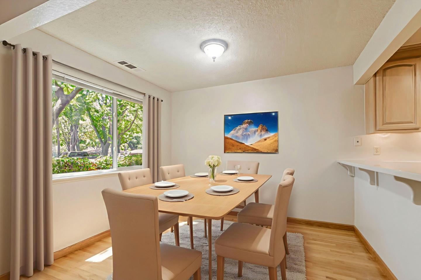 Detail Gallery Image 6 of 26 For 5703 Makati Cir #D,  San Jose,  CA 95123 - 2 Beds | 2 Baths