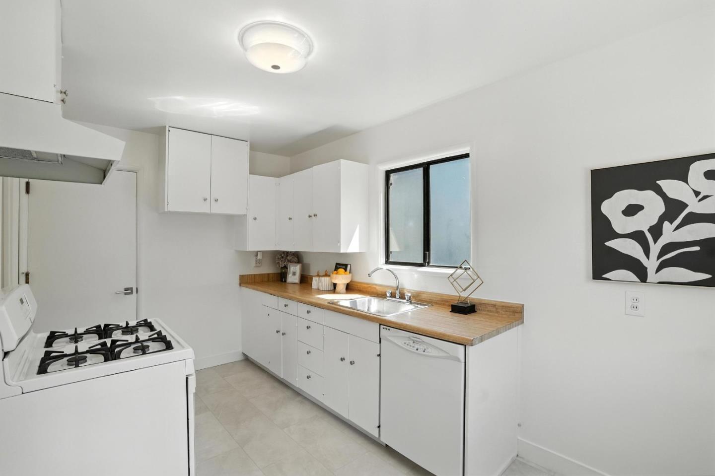 Detail Gallery Image 16 of 65 For 381 Granada Dr, South San Francisco,  CA 94080 - 3 Beds | 1/1 Baths