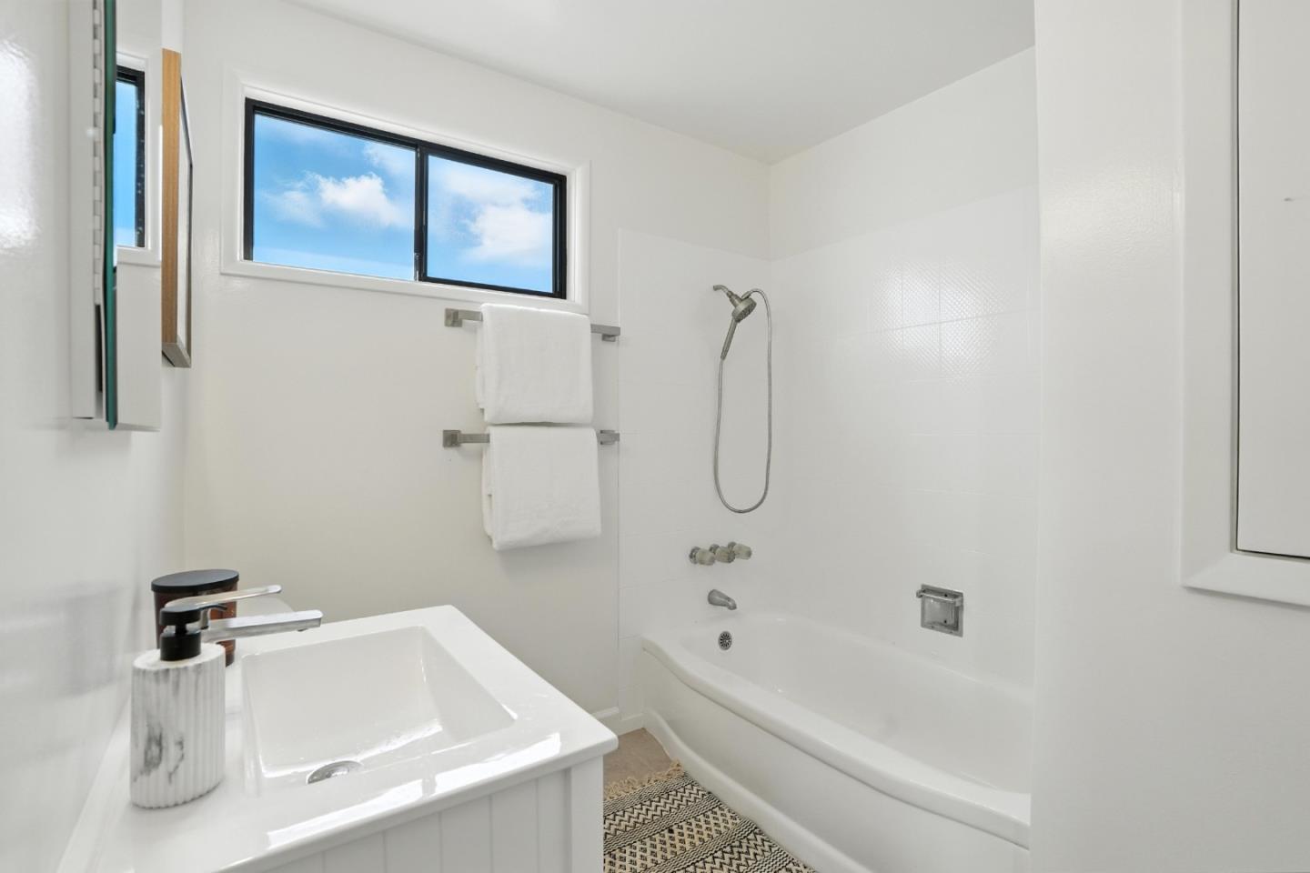 Detail Gallery Image 21 of 65 For 381 Granada Dr, South San Francisco,  CA 94080 - 3 Beds | 1/1 Baths
