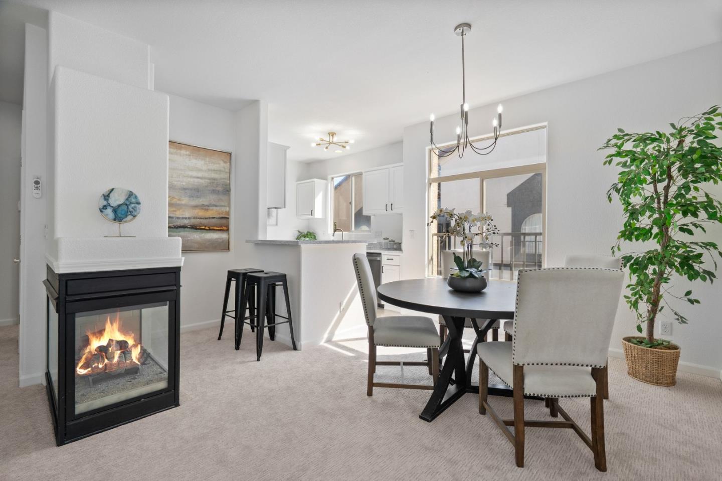 Detail Gallery Image 5 of 31 For 25118 Angelina Ln #20,  Hayward,  CA 94544 - 2 Beds | 2/1 Baths