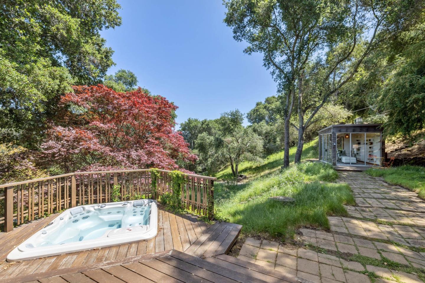 Detail Gallery Image 16 of 30 For 19 Preston Rd, Woodside,  CA 94062 - 4 Beds | 3 Baths