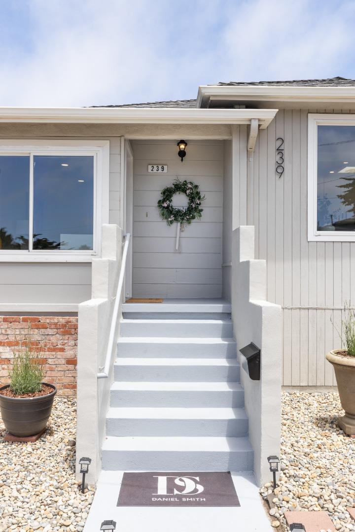 Detail Gallery Image 2 of 38 For 239 Monterey Rd, Pacifica,  CA 94044 - 3 Beds | 2 Baths