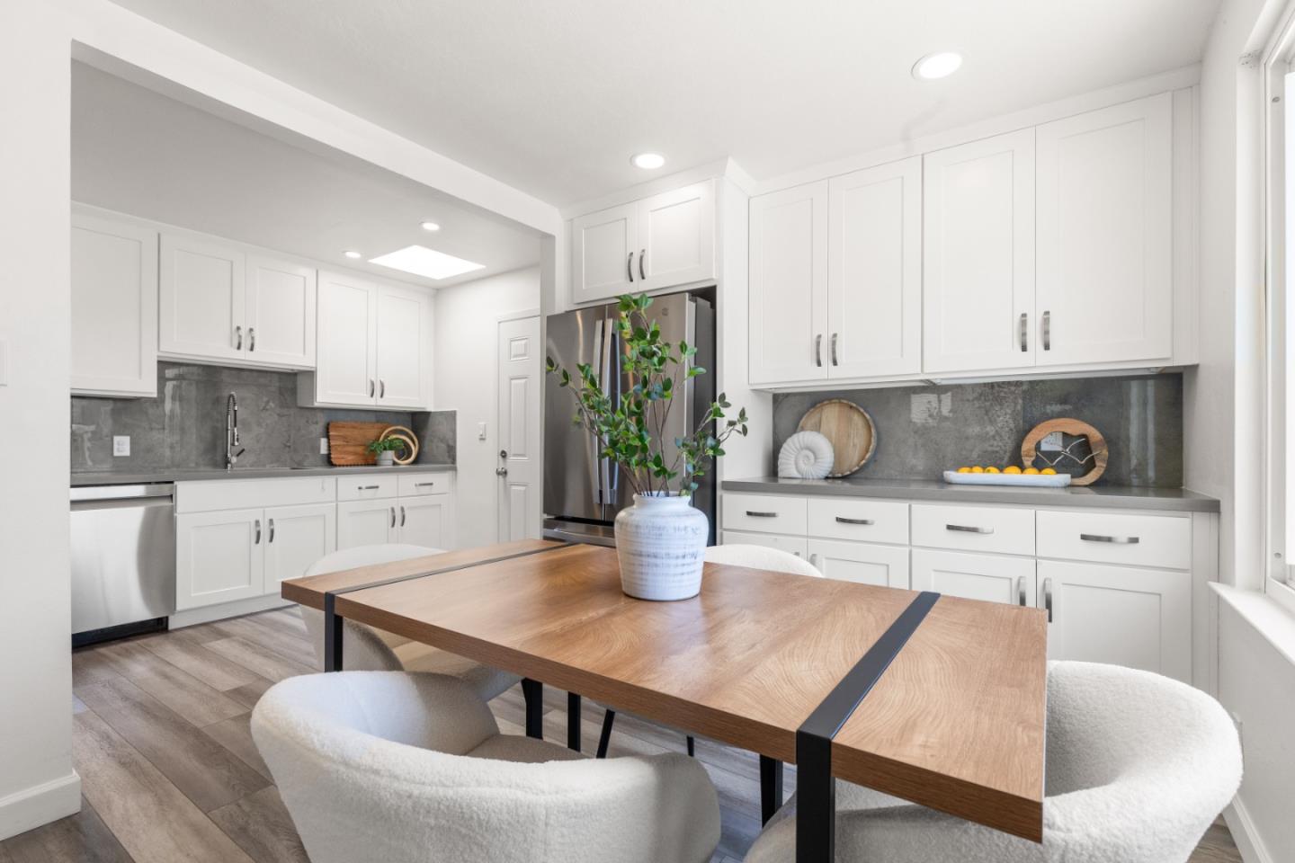 Detail Gallery Image 8 of 38 For 239 Monterey Rd, Pacifica,  CA 94044 - 3 Beds | 2 Baths