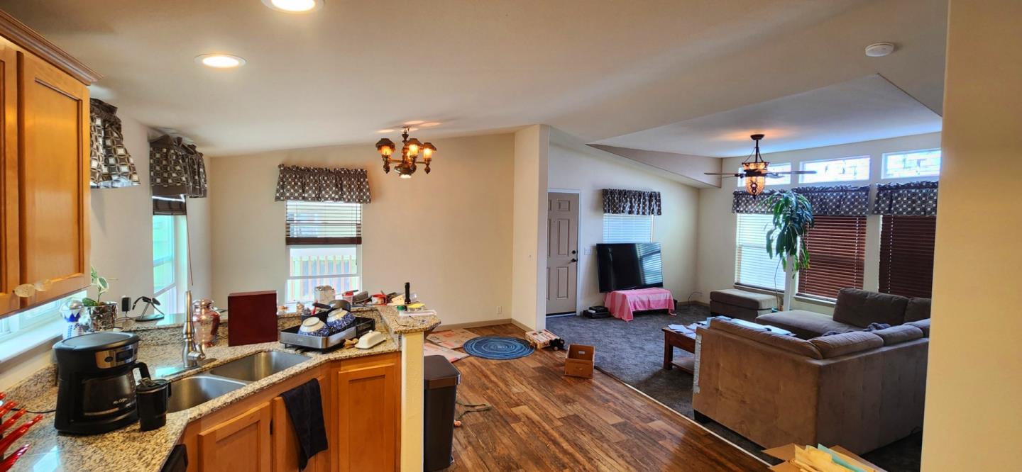 Detail Gallery Image 8 of 17 For 347 Carmel Ave #15,  Marina,  CA 93933 - 3 Beds | 2 Baths