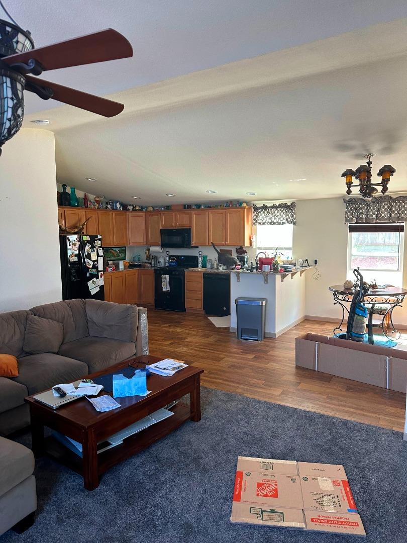 Detail Gallery Image 9 of 17 For 347 Carmel Ave #15,  Marina,  CA 93933 - 3 Beds | 2 Baths