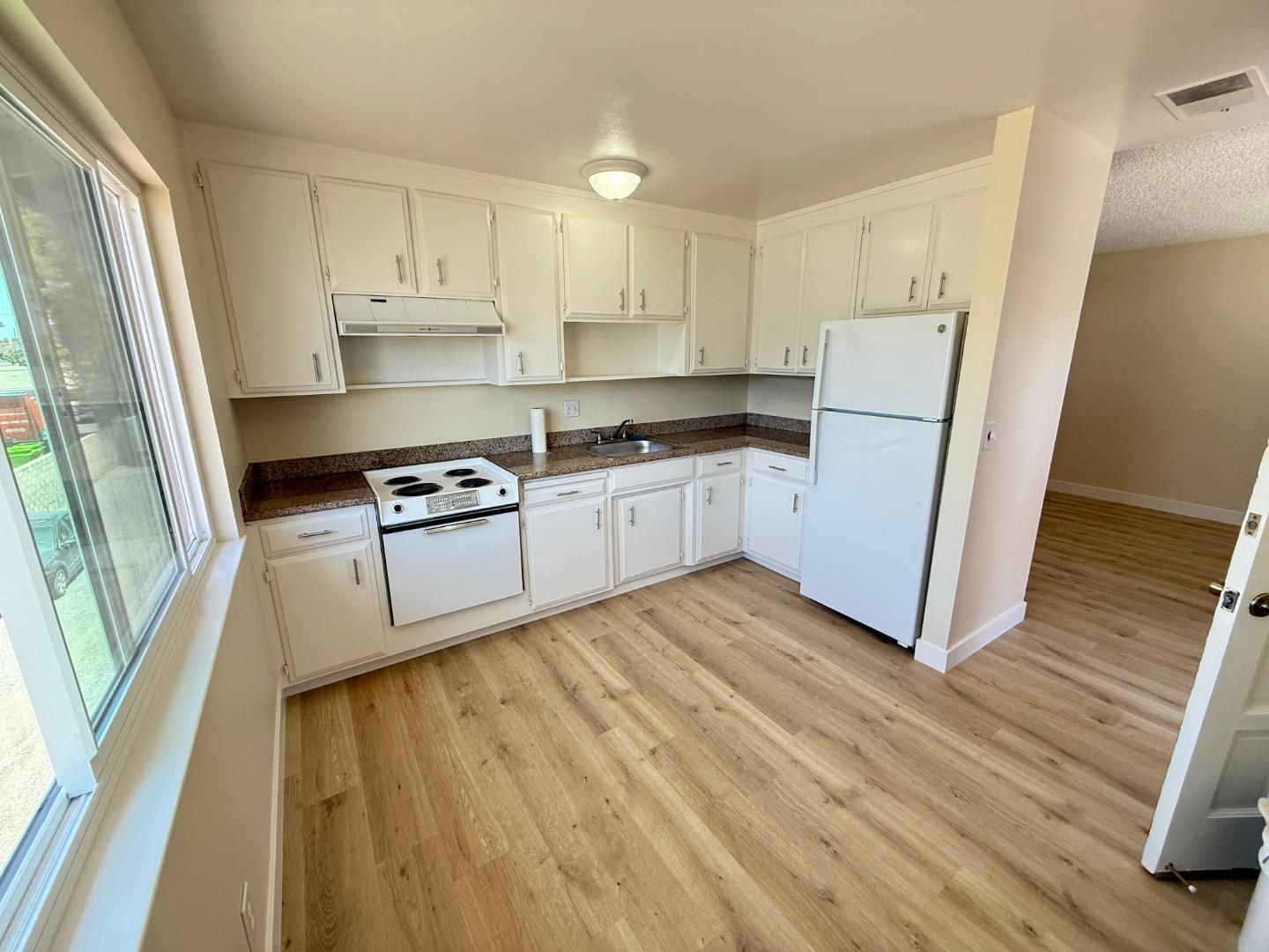 Detail Gallery Image 3 of 9 For 730 Harvard Ave #4,  Santa Clara,  CA 95051 - 2 Beds | 1 Baths