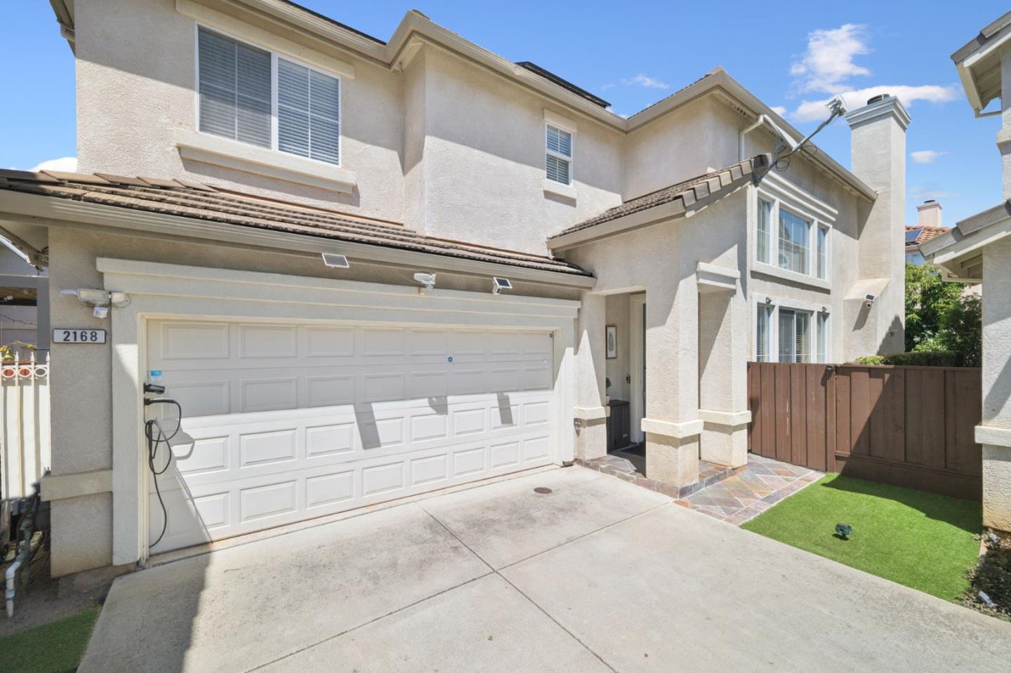 Detail Gallery Image 2 of 47 For 2168 Pettigrew Dr, San Jose,  CA 95148 - 3 Beds | 2/1 Baths