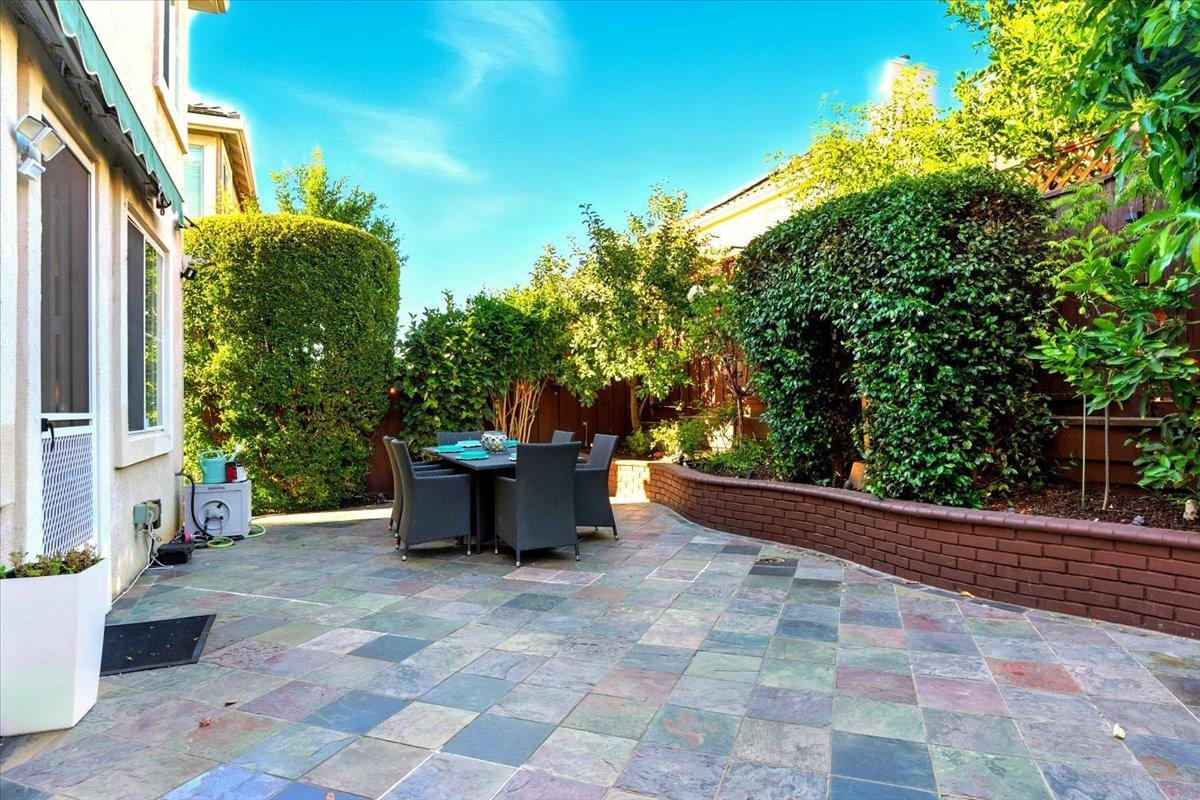 Detail Gallery Image 3 of 47 For 2168 Pettigrew Dr, San Jose,  CA 95148 - 3 Beds | 2/1 Baths