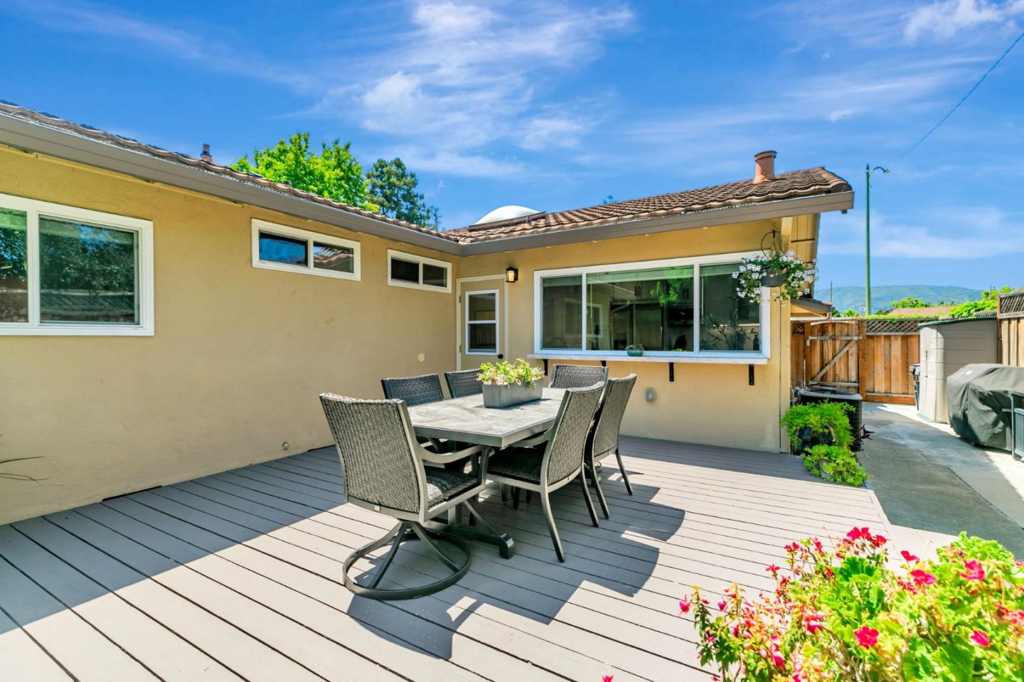 Detail Gallery Image 27 of 38 For 1351 Scossa Ave, San Jose,  CA 95118 - 4 Beds | 2 Baths