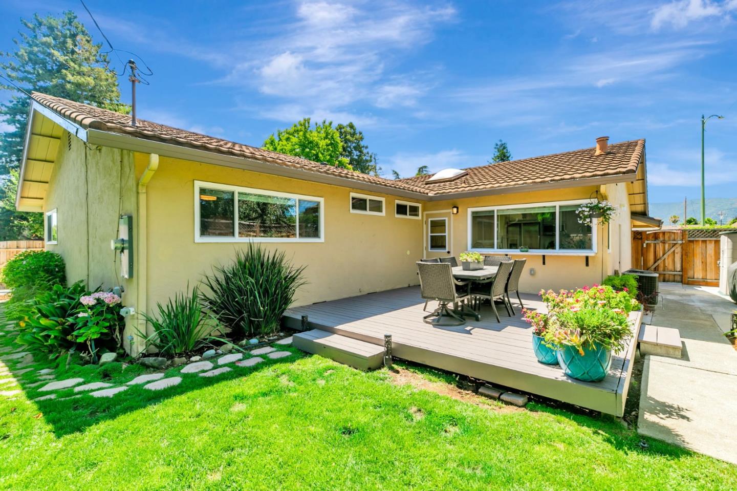 Detail Gallery Image 28 of 38 For 1351 Scossa Ave, San Jose,  CA 95118 - 4 Beds | 2 Baths