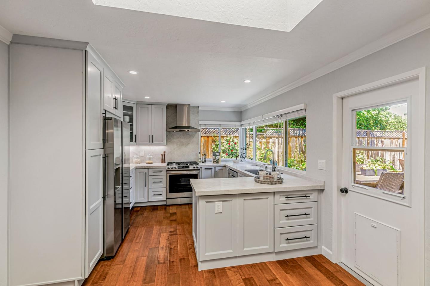 Detail Gallery Image 5 of 38 For 1351 Scossa Ave, San Jose,  CA 95118 - 4 Beds | 2 Baths