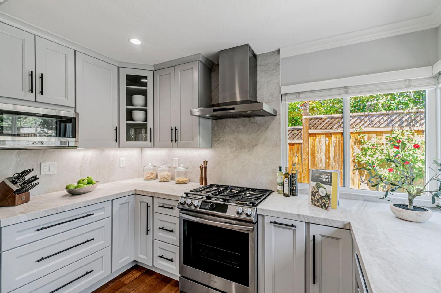 Detail Gallery Image 7 of 38 For 1351 Scossa Ave, San Jose,  CA 95118 - 4 Beds | 2 Baths