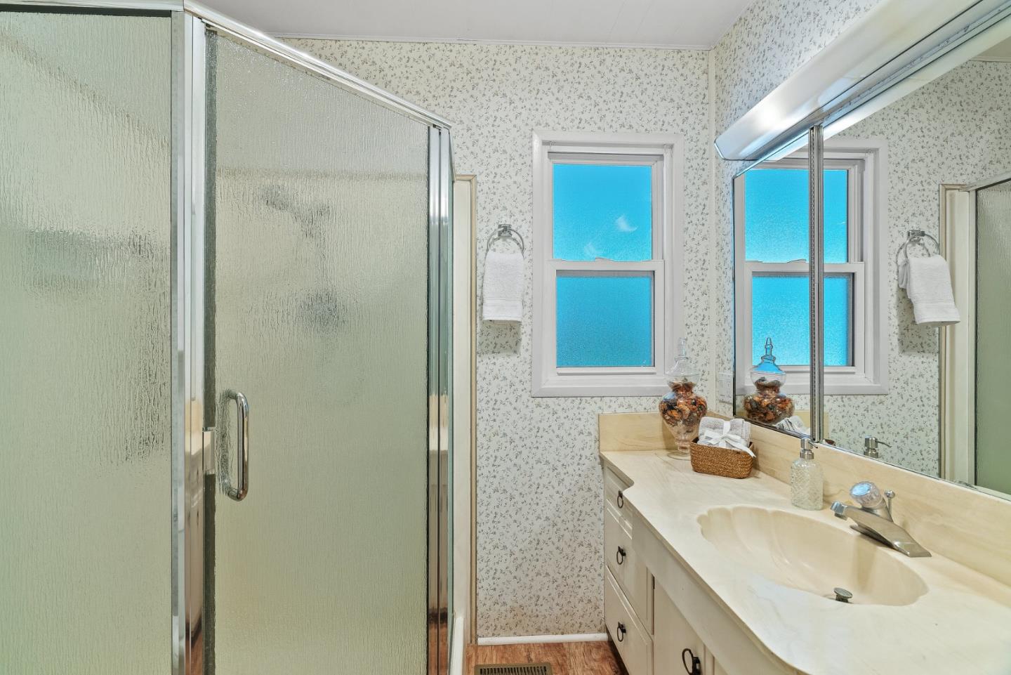 Detail Gallery Image 22 of 56 For 15 Oak Shadows Ln #15,  Aptos,  CA 95003 - 2 Beds | 2 Baths