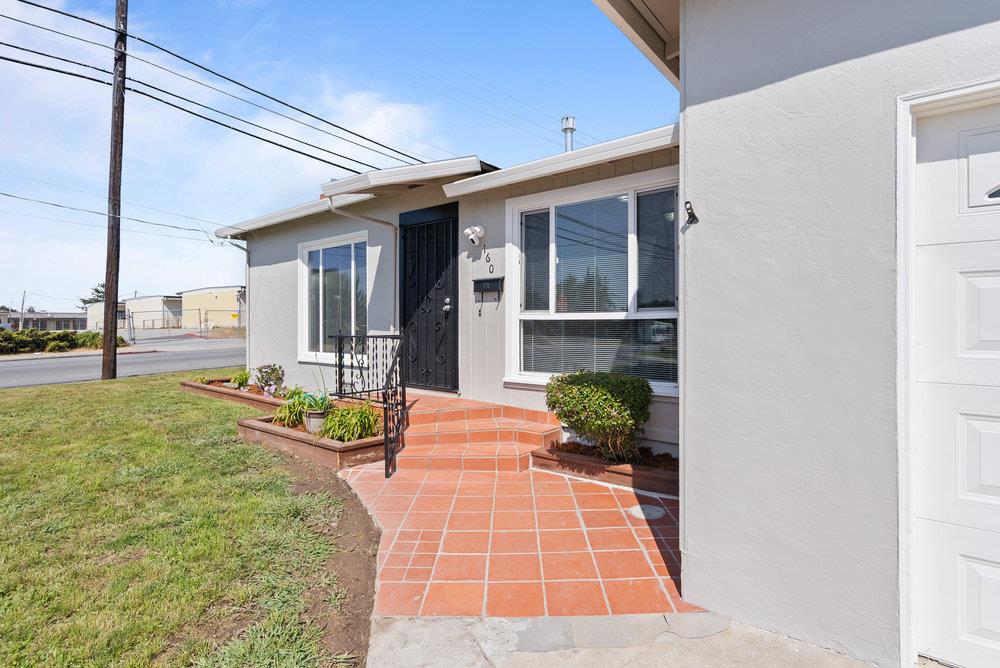 Detail Gallery Image 11 of 57 For 160 Napa St, Watsonville,  CA 95076 - 5 Beds | 2 Baths