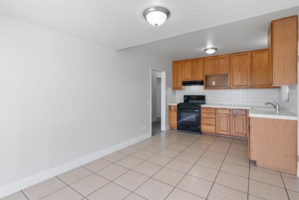 Detail Gallery Image 22 of 57 For 160 Napa St, Watsonville,  CA 95076 - 5 Beds | 2 Baths