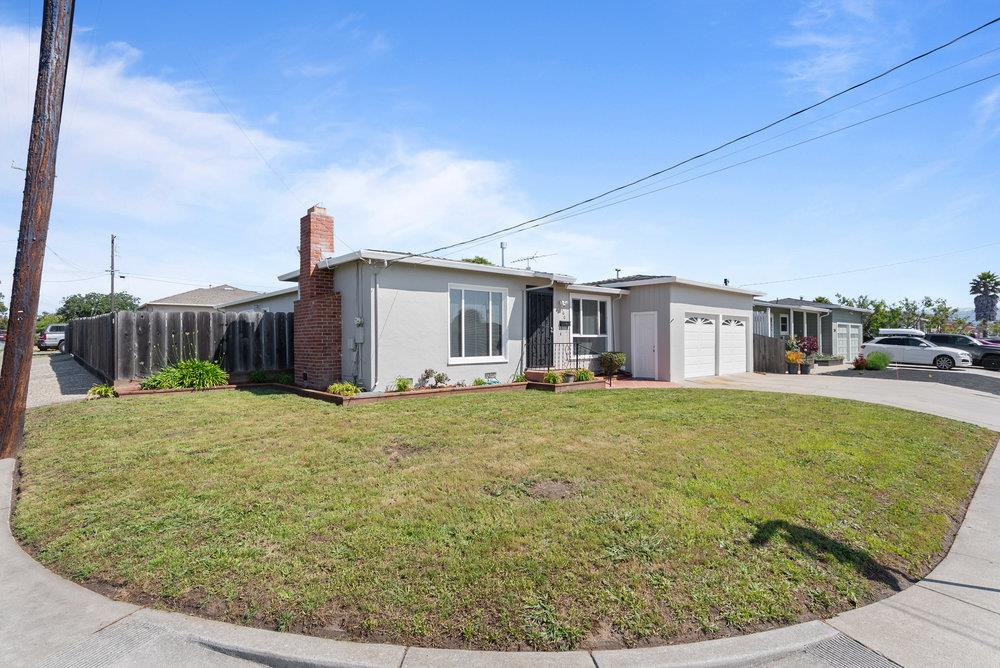 Detail Gallery Image 5 of 57 For 160 Napa St, Watsonville,  CA 95076 - 5 Beds | 2 Baths