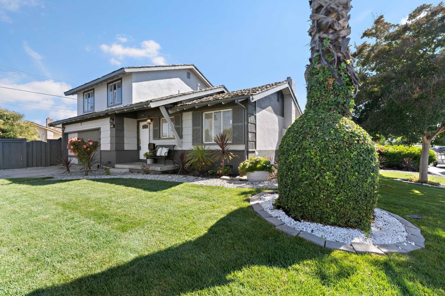 Detail Gallery Image 3 of 51 For 1960 Francis Ave, Santa Clara,  CA 95051 - 3 Beds | 2/1 Baths