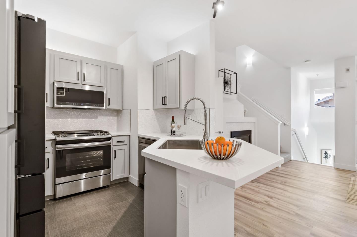 Detail Gallery Image 16 of 49 For 1031 Niguel Ln, San Jose,  CA 95138 - 1 Beds | 1/1 Baths