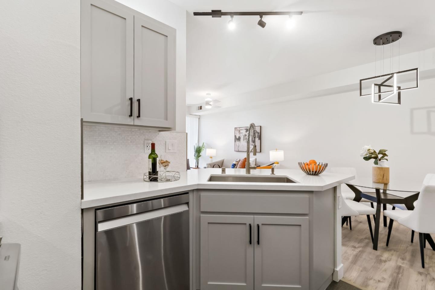 Detail Gallery Image 18 of 49 For 1031 Niguel Ln, San Jose,  CA 95138 - 1 Beds | 1/1 Baths