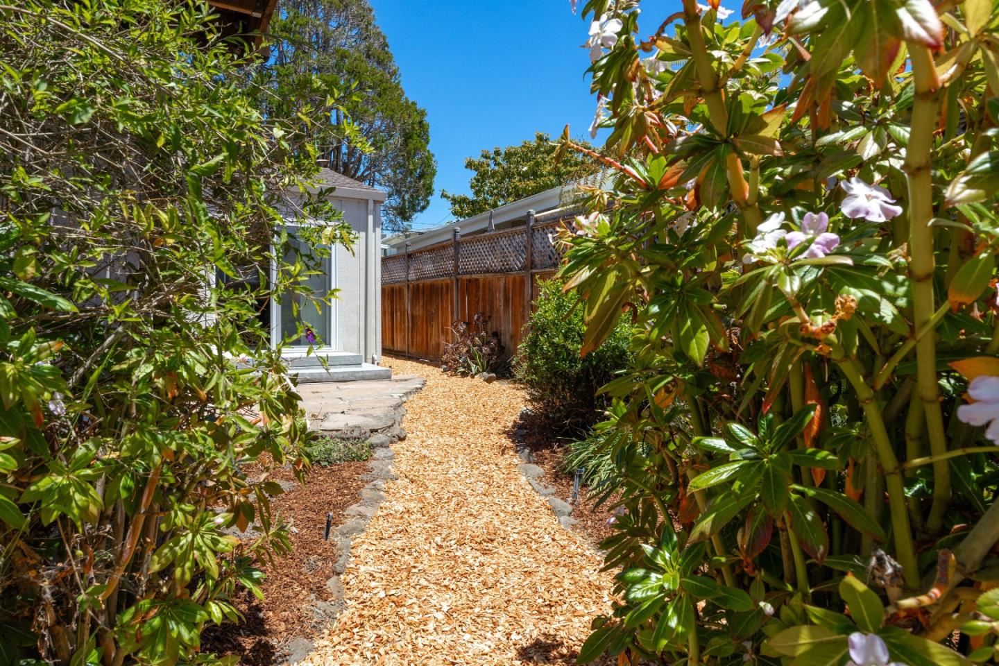 Detail Gallery Image 43 of 52 For 417 Seacliff Dr, Aptos,  CA 95003 - 2 Beds | 2 Baths