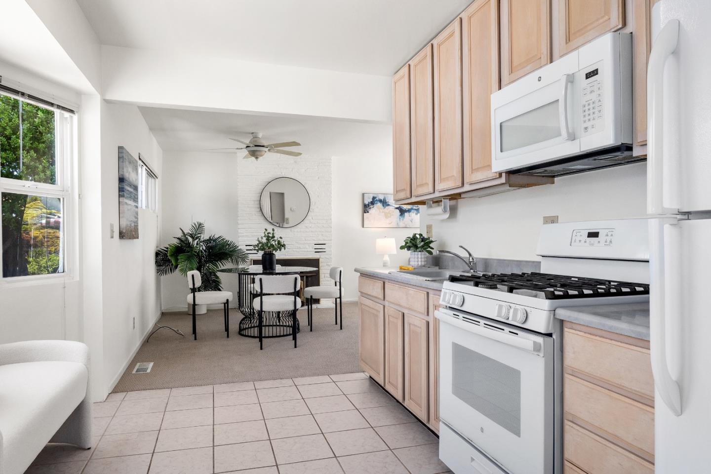 Detail Gallery Image 8 of 52 For 417 Seacliff Dr, Aptos,  CA 95003 - 2 Beds | 2 Baths