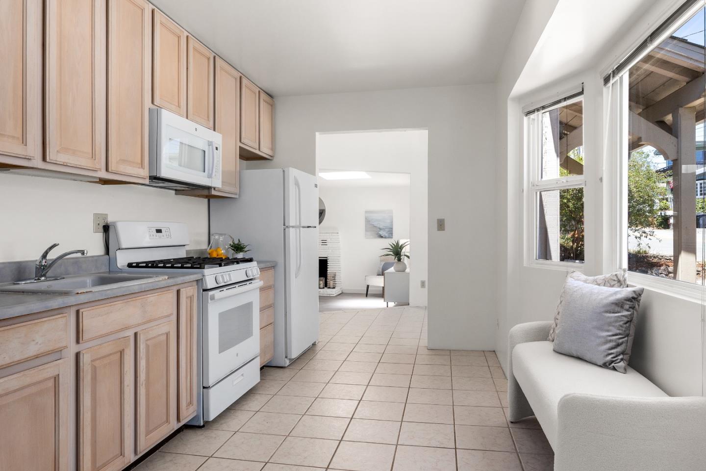 Detail Gallery Image 9 of 52 For 417 Seacliff Dr, Aptos,  CA 95003 - 2 Beds | 2 Baths