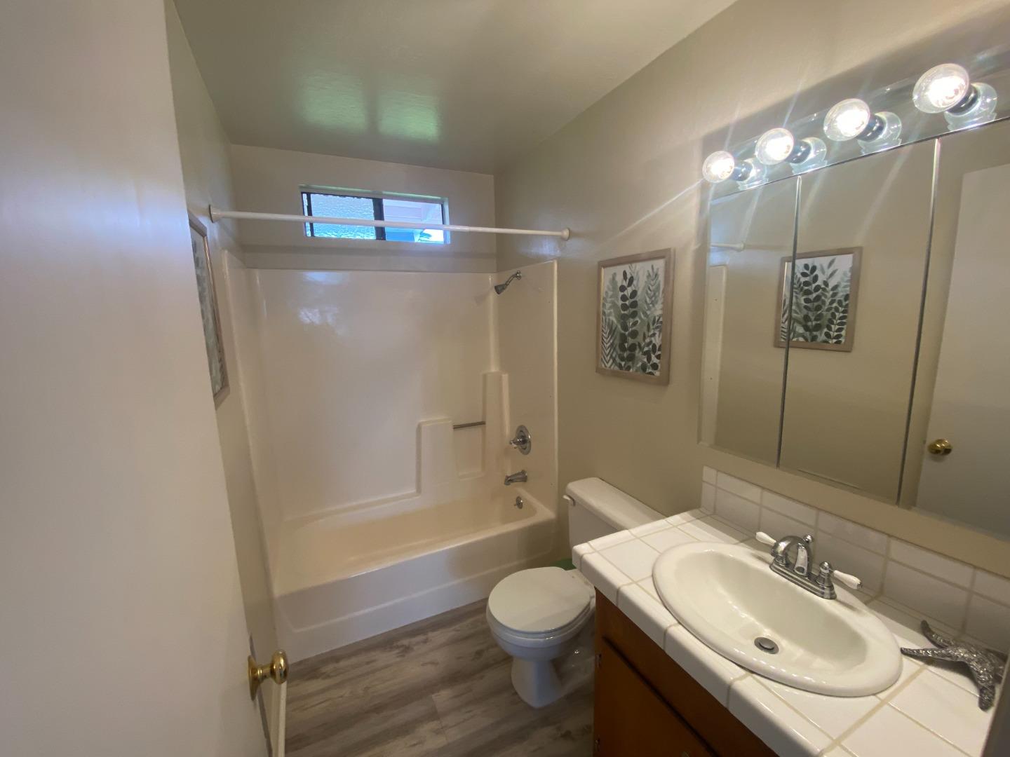 Detail Gallery Image 15 of 31 For 847 San Ramon Ave, Moss Beach,  CA 94038 - 4 Beds | 3 Baths
