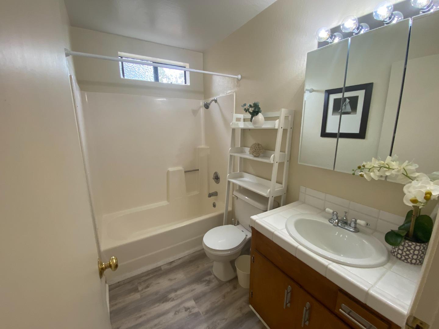 Detail Gallery Image 18 of 31 For 847 San Ramon Ave, Moss Beach,  CA 94038 - 4 Beds | 3 Baths