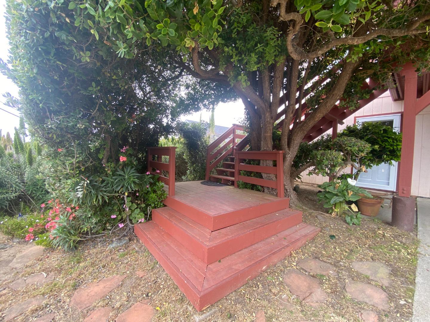 Detail Gallery Image 2 of 31 For 847 San Ramon Ave, Moss Beach,  CA 94038 - 4 Beds | 3 Baths