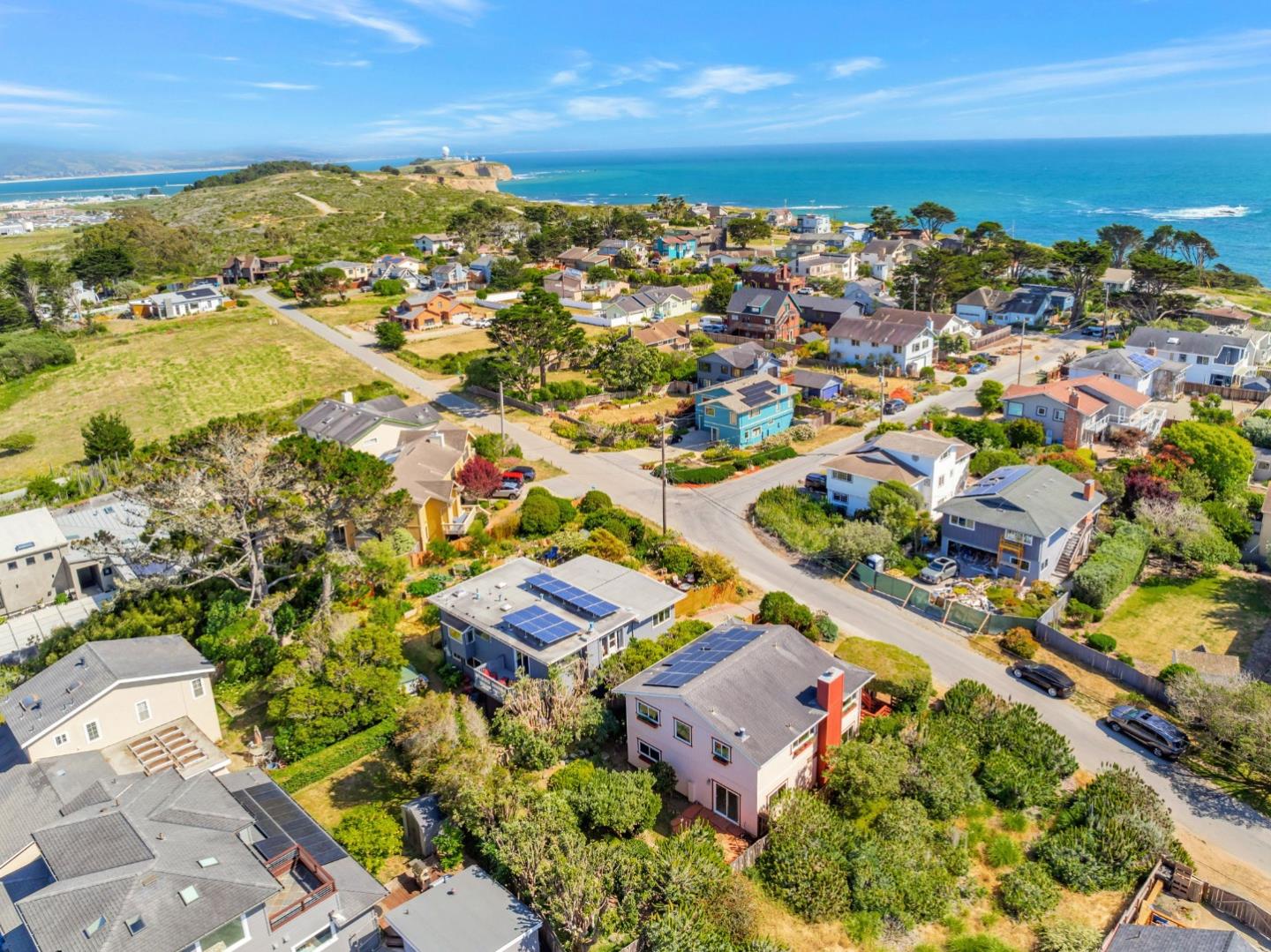Detail Gallery Image 26 of 31 For 847 San Ramon Ave, Moss Beach,  CA 94038 - 4 Beds | 3 Baths