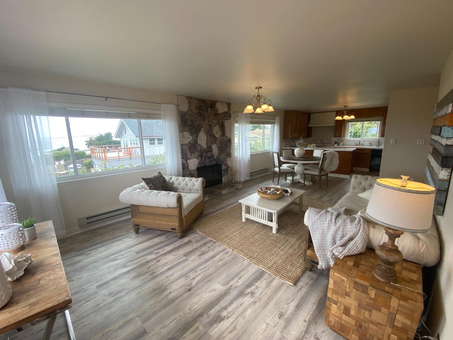 Detail Gallery Image 5 of 31 For 847 San Ramon Ave, Moss Beach,  CA 94038 - 4 Beds | 3 Baths