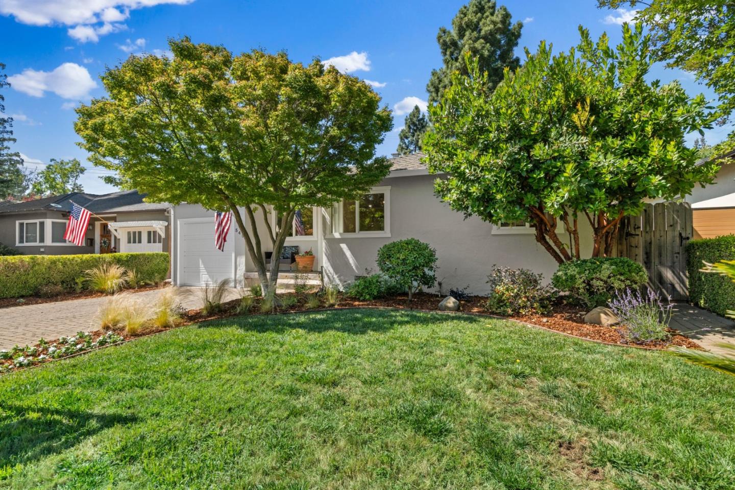 Detail Gallery Image 2 of 35 For 545 Fairmont Ave, Mountain View,  CA 94041 - 3 Beds | 2 Baths